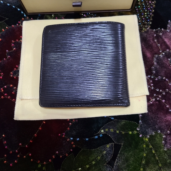 Louis Vuitton Wallet - Picture 8 of 16